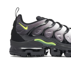 NIKE AIR VAPORMAX PLUS BLACK VOLT
