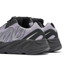 YEEZY BOOST 700 MNVN GEODE