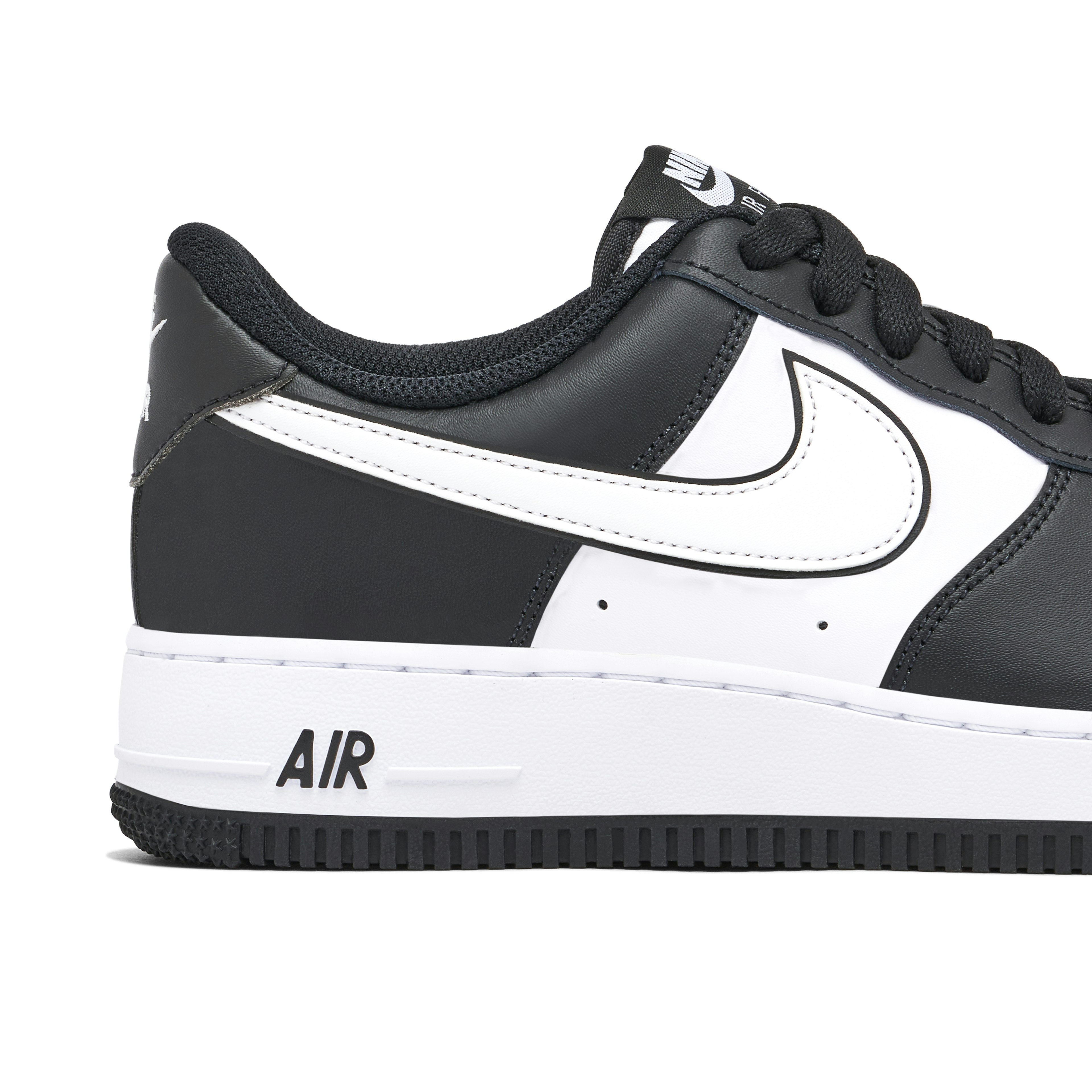 NIKE AIR FORCE 1 07 LOW WHITE SWOOSH PANDA