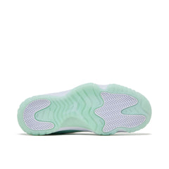 AIR JORDAN 11 RETRO LOW « IGLOO » FEMME