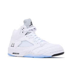 AIR JORDAN 5 RETRO « WHITE METALLIC » 2026