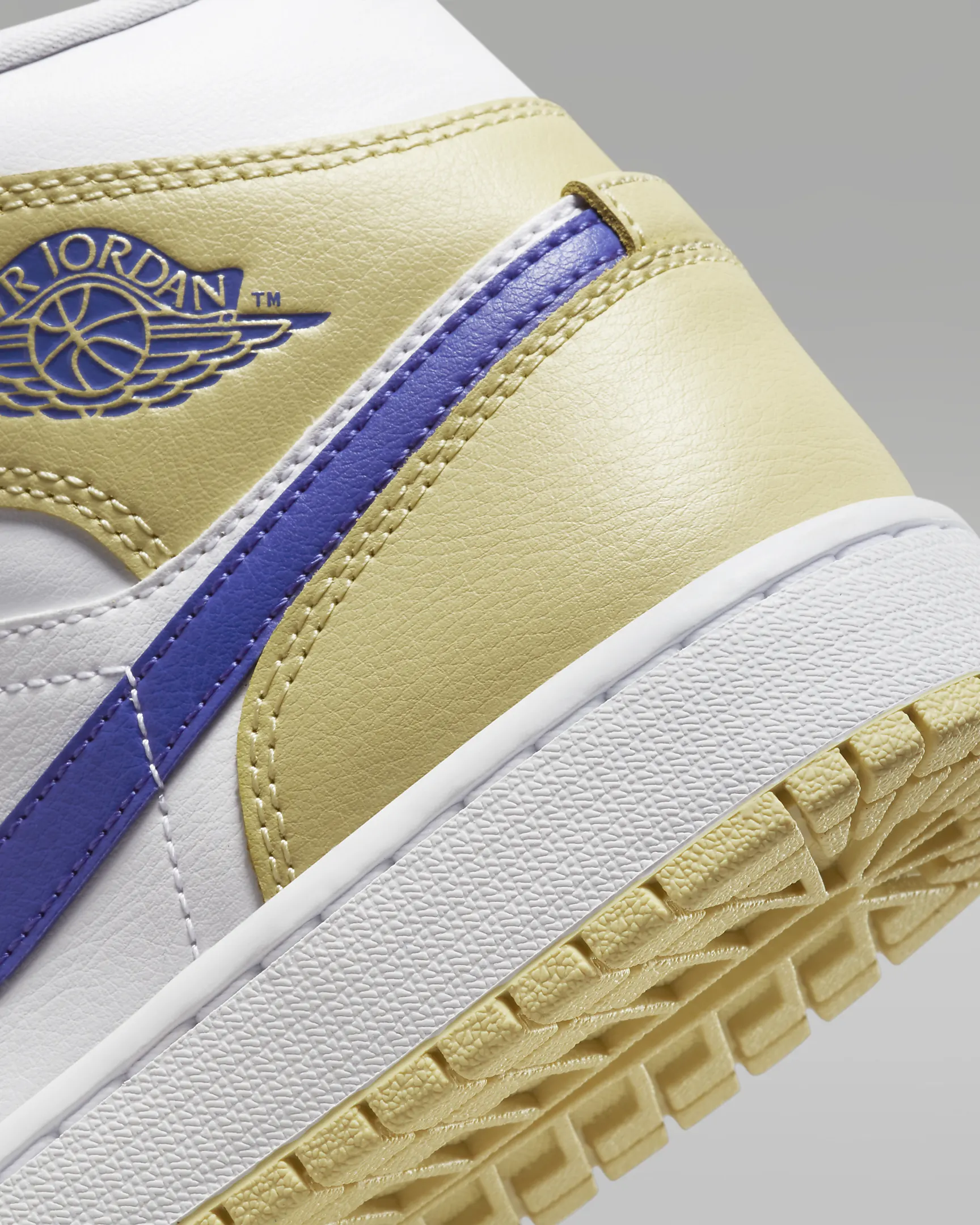 AIR JORDAN 1 Mid #